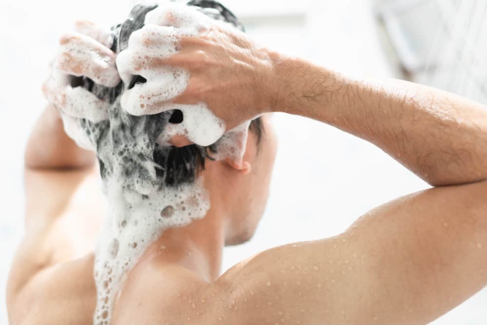 Gli adulti possono usare lo shampoo per bambini?