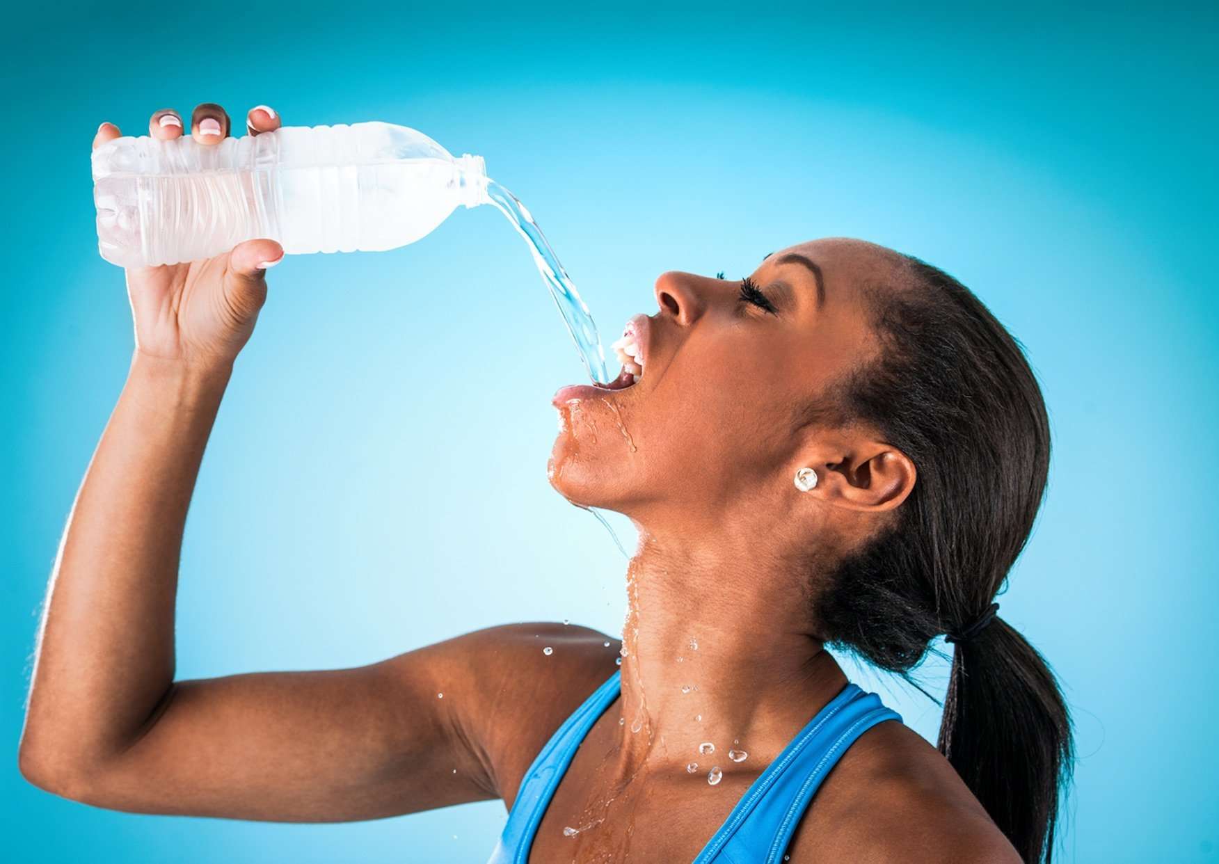 شرب الماء المثلج بعد التمرين ، هل هو جيد أم لا؟