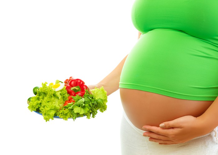 العناصر الغذائية التي يجب على المرأة الحامل توفيرها في الثلث الثالث من الحمل