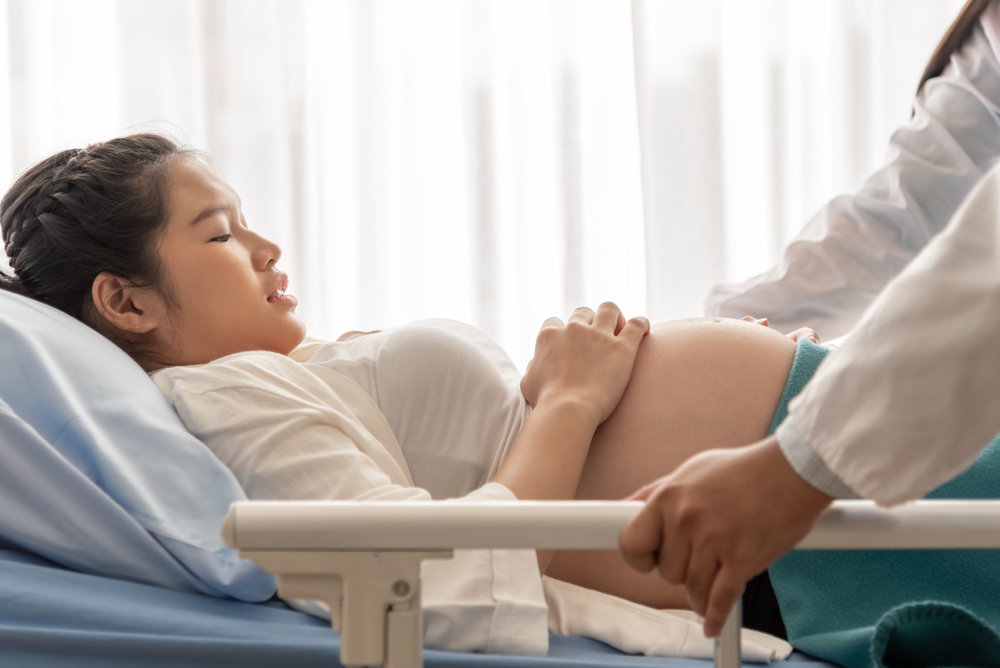 子宮内反、生命を脅かす可能性のある出産の合併症