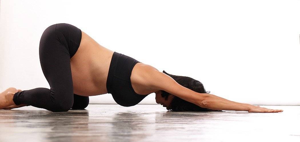 3 Pose Yoga Berguna untuk Mengubah Kedudukan Bayi Breech