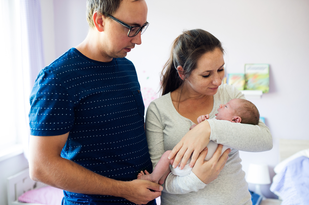4 роли на съпрузите след раждането на бебето, за да помагат на съпругата си у дома