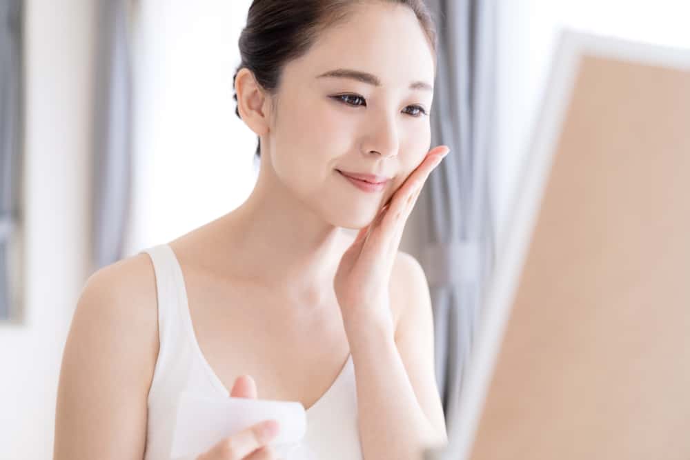Искате ли да предотвратите стареенето на кожата, безопасно ли е за бременни жени да използват грижа за кожата, съдържаща ретинол?