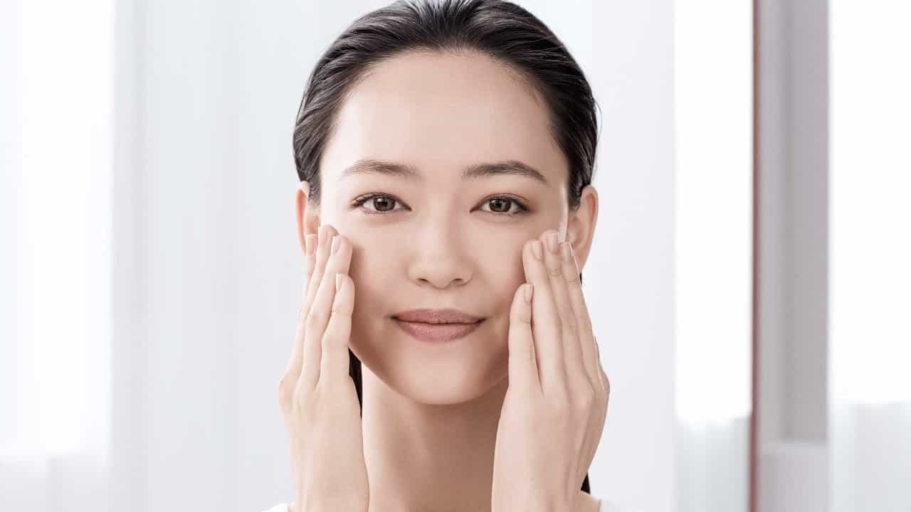 زيت الوجه ، تعرف على الفوائد وكيفية استخدامه بشكل مناسب