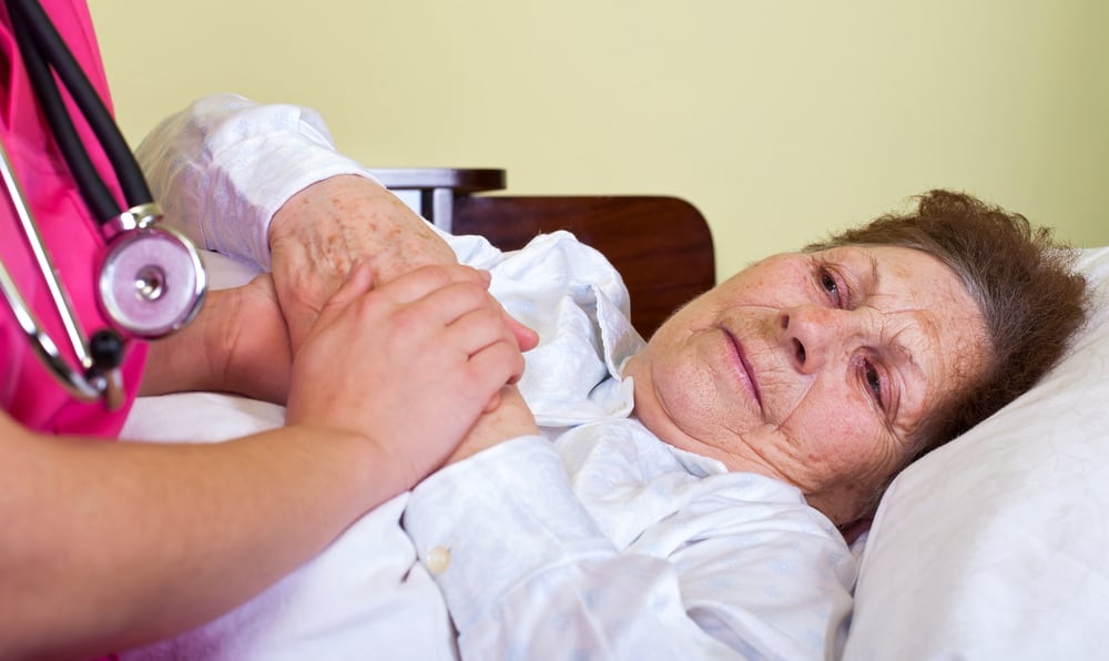 Attenzione ai 5 sintomi della sindrome geriatrica negli anziani, oltre a come gestirli