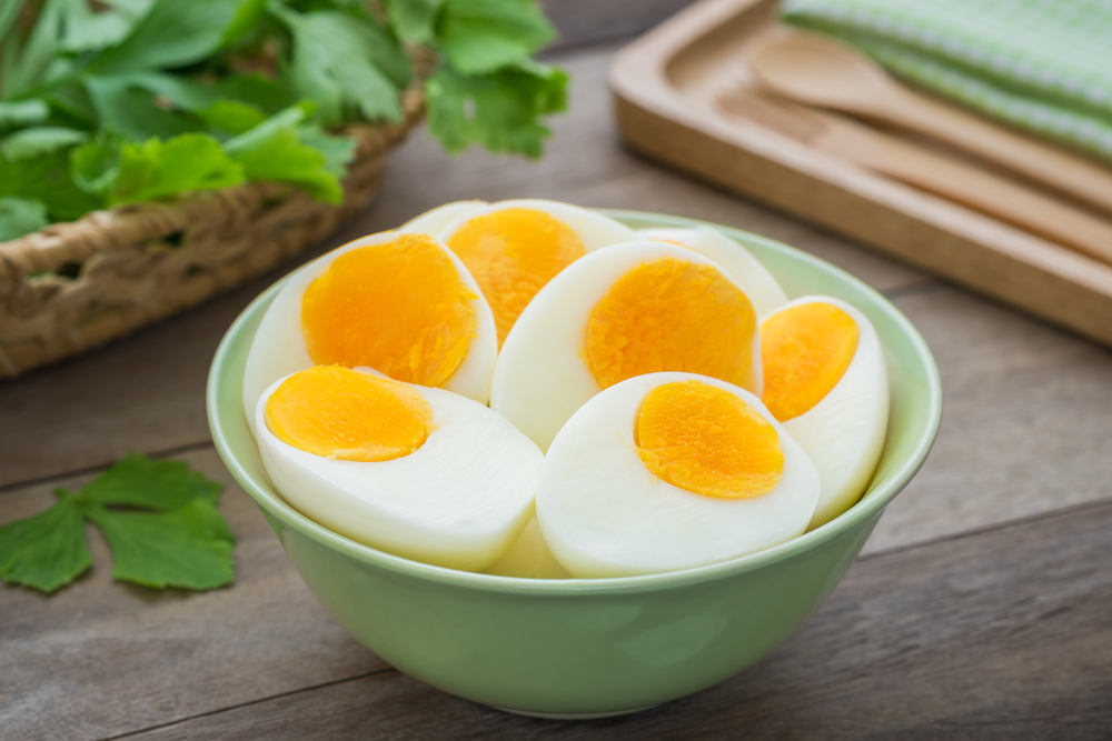 Il tuo piccolo può mangiare uova poco cotte?