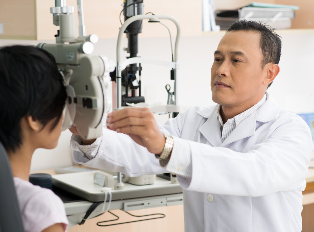 دليل لاختيار أفضل طبيب عيون وحسب الحاجة