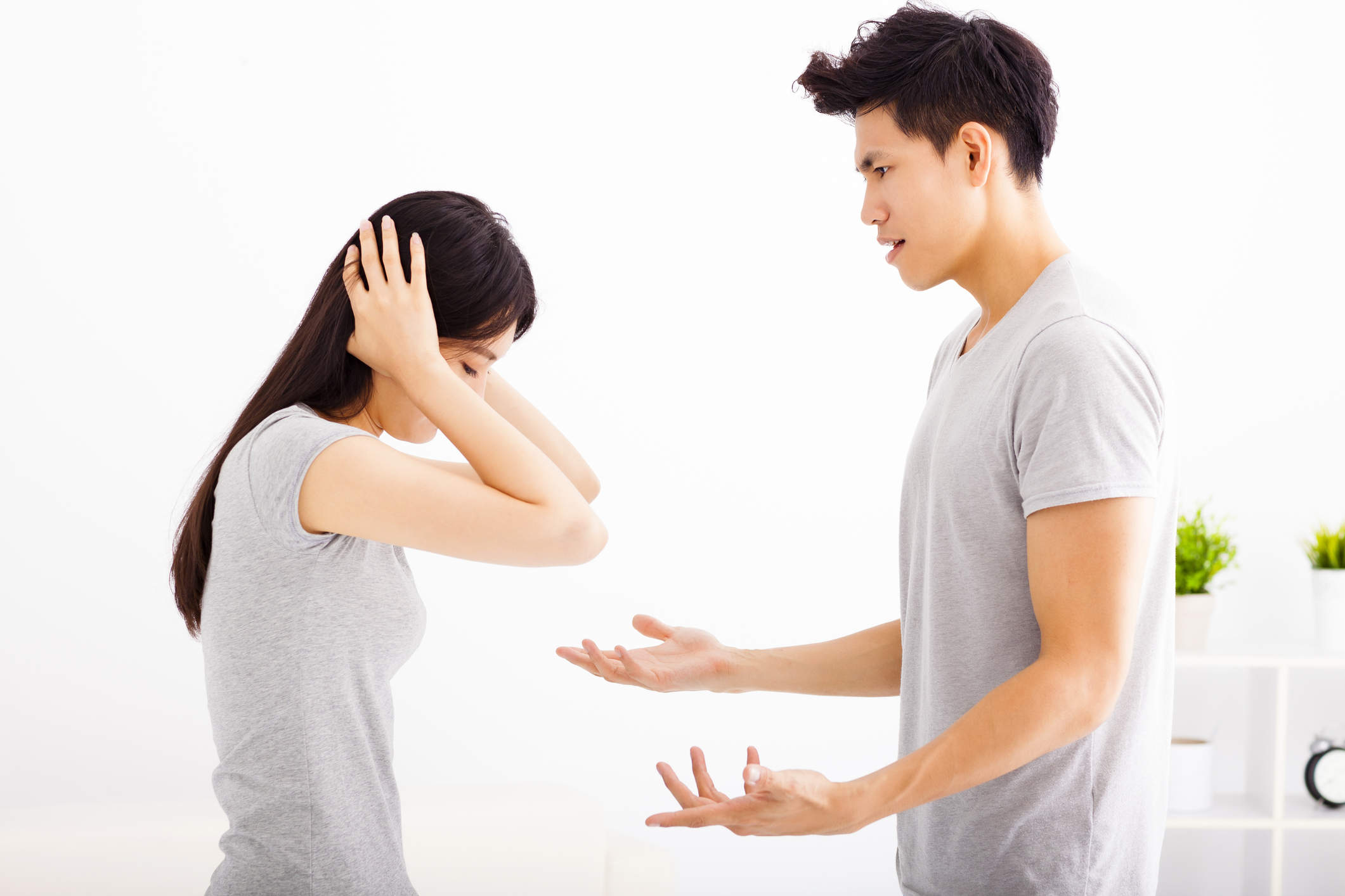 12 tipi di violenza verbale che potresti aver subito o perpetrato