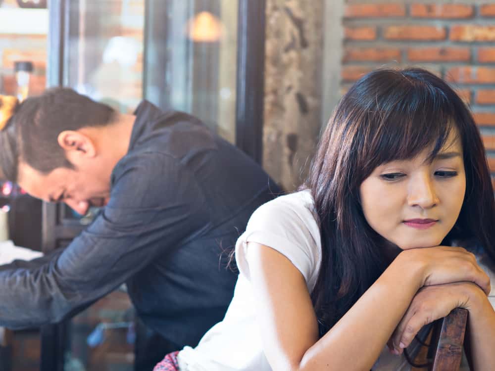 Rasa bosan dengan pasangan anda, adakah anda harus menamatkan hubungan?