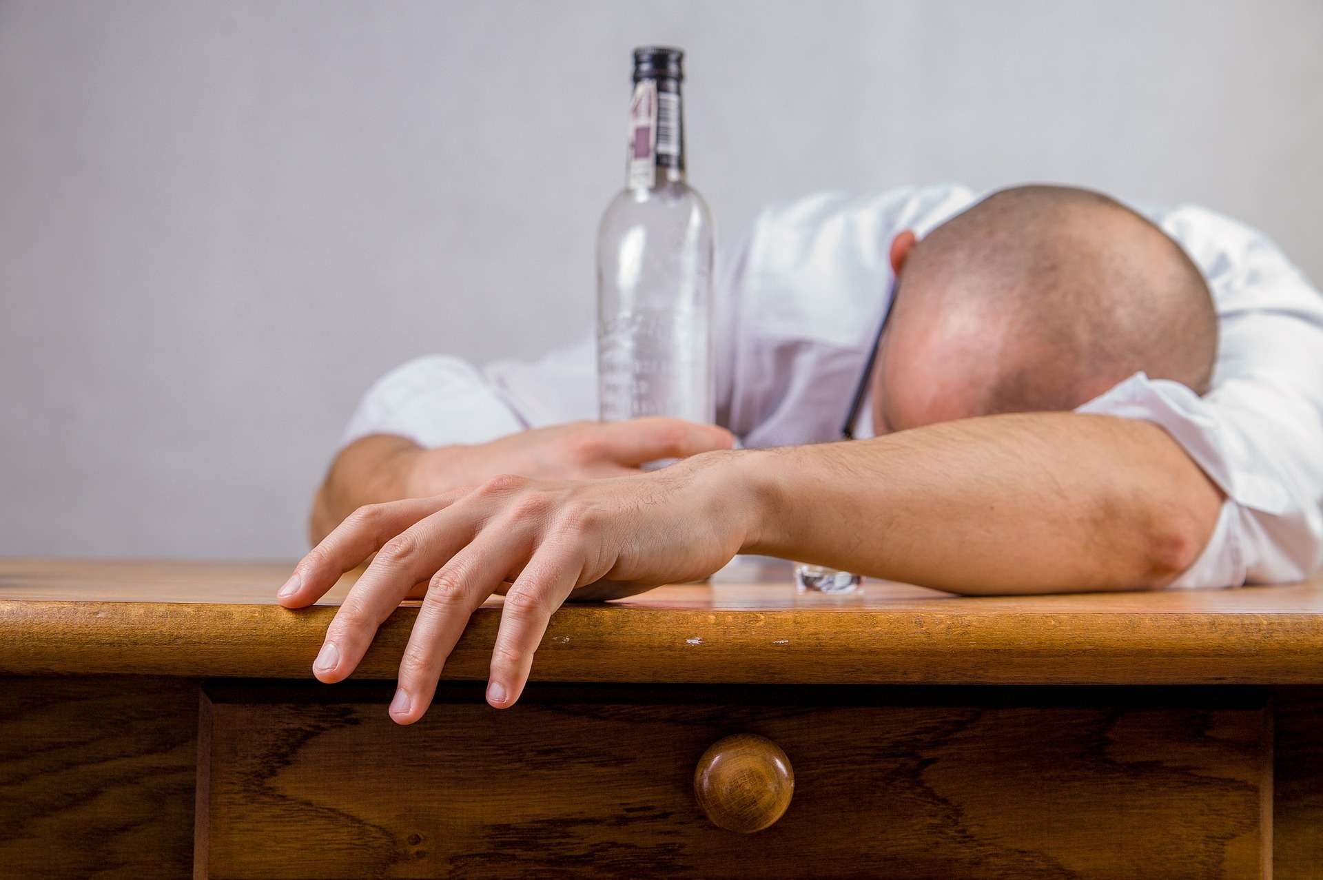 Bir insan alkol içerse neden sarhoş olabilir?