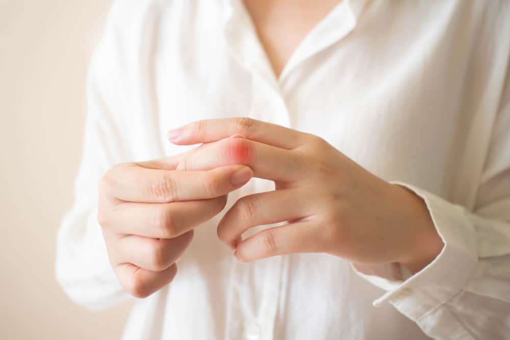 لا تنتظر ، إليك 5 طرق لعلاج إصابات الإصبع في المنزل