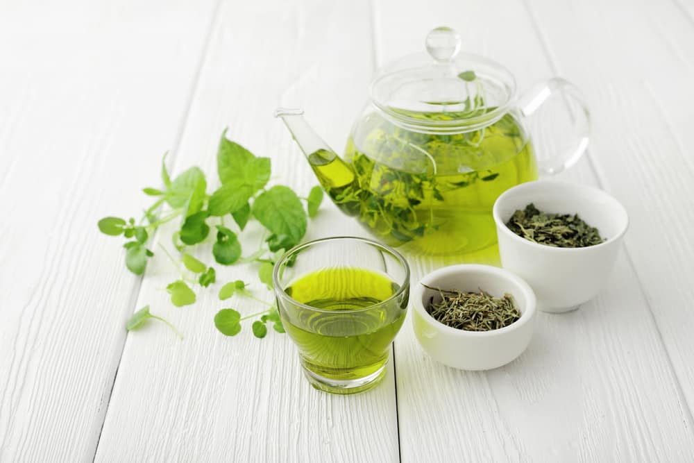 هل صحيح أن شرب الشاي الأخضر قبل النوم مفيد للجسم؟