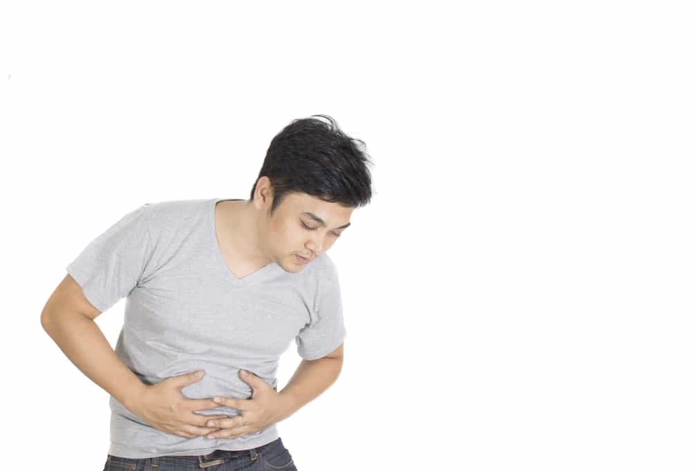 Mal di stomaco a causa di intossicazione alimentare o sintomi di vomito? Ecco la differenza