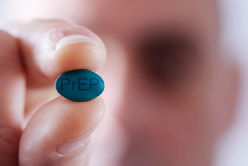 الشريك المصاب بفيروس نقص المناعة البشرية ، هل تحتاج إلى تناول دواء PrEP لتجنب الإصابة؟