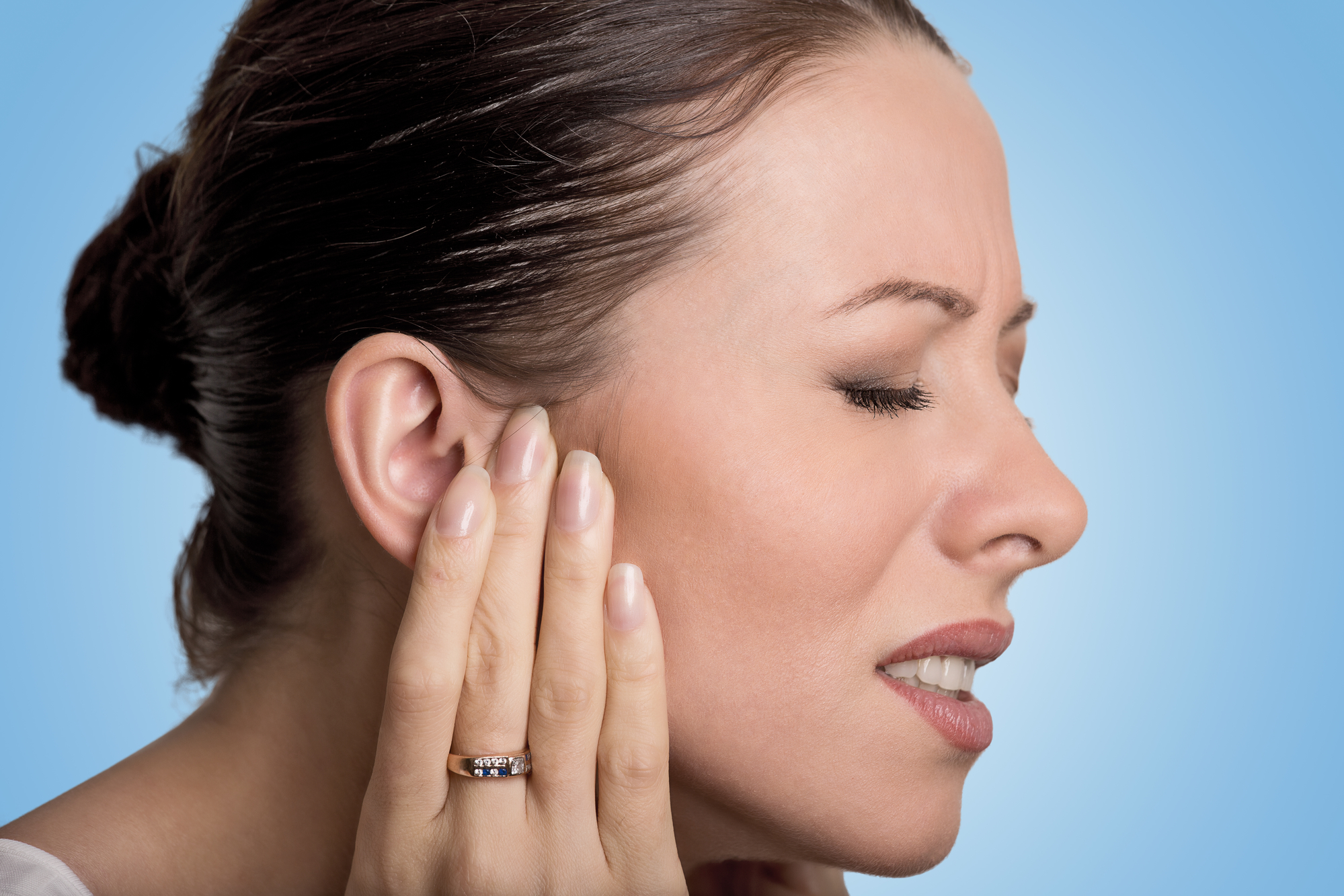 لماذا لا يزال البالغون عرضة للإصابة بعدوى الأذن؟