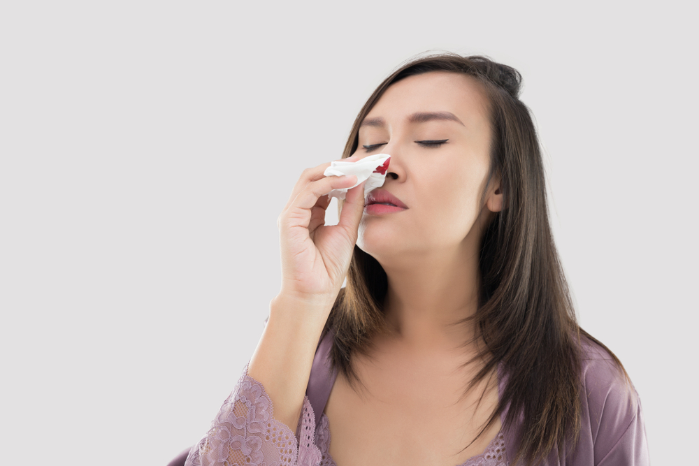 5 cause e trattamenti per il sangue dal naso durante il sonno