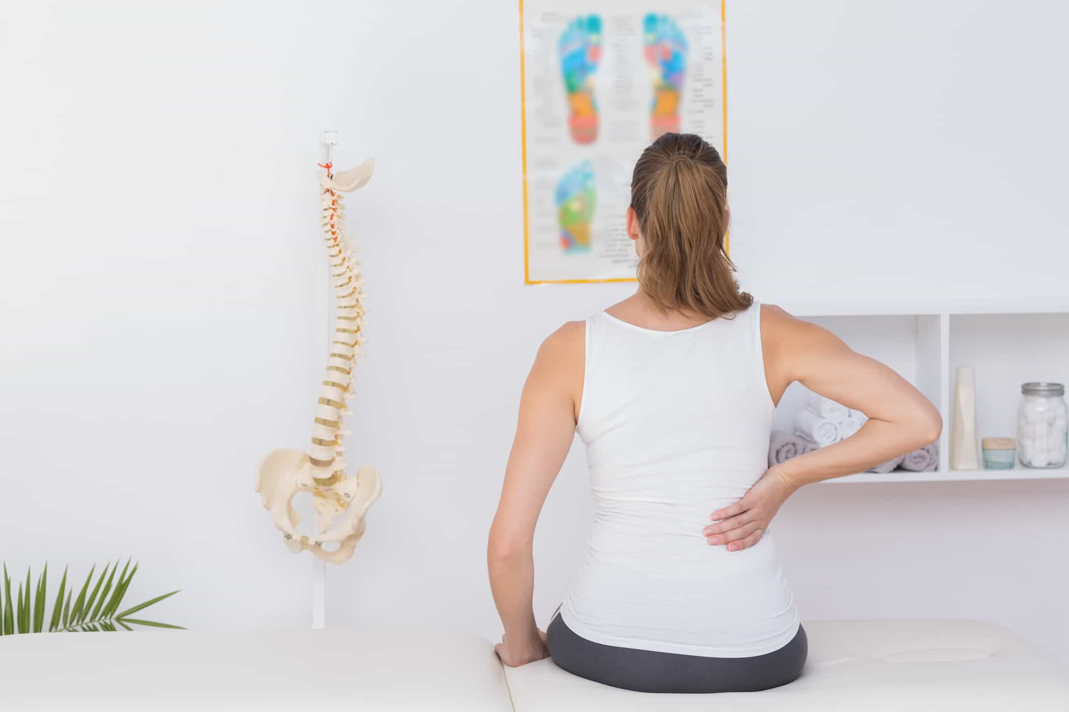 4 cause di mal di schiena durante la respirazione, oltre a modi efficaci per superarlo