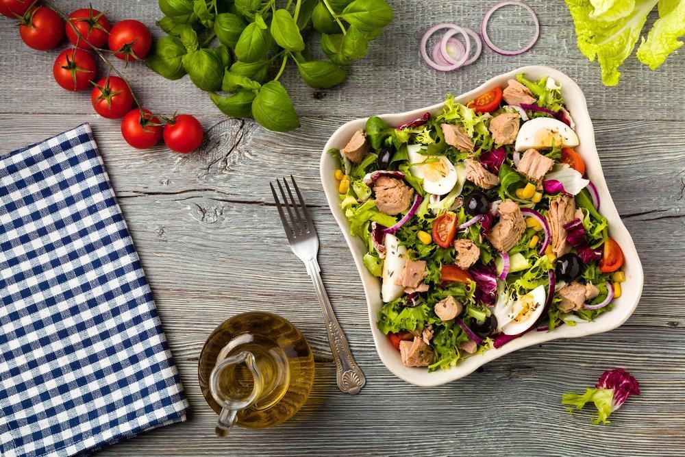 È salutare mangiare solo insalata?