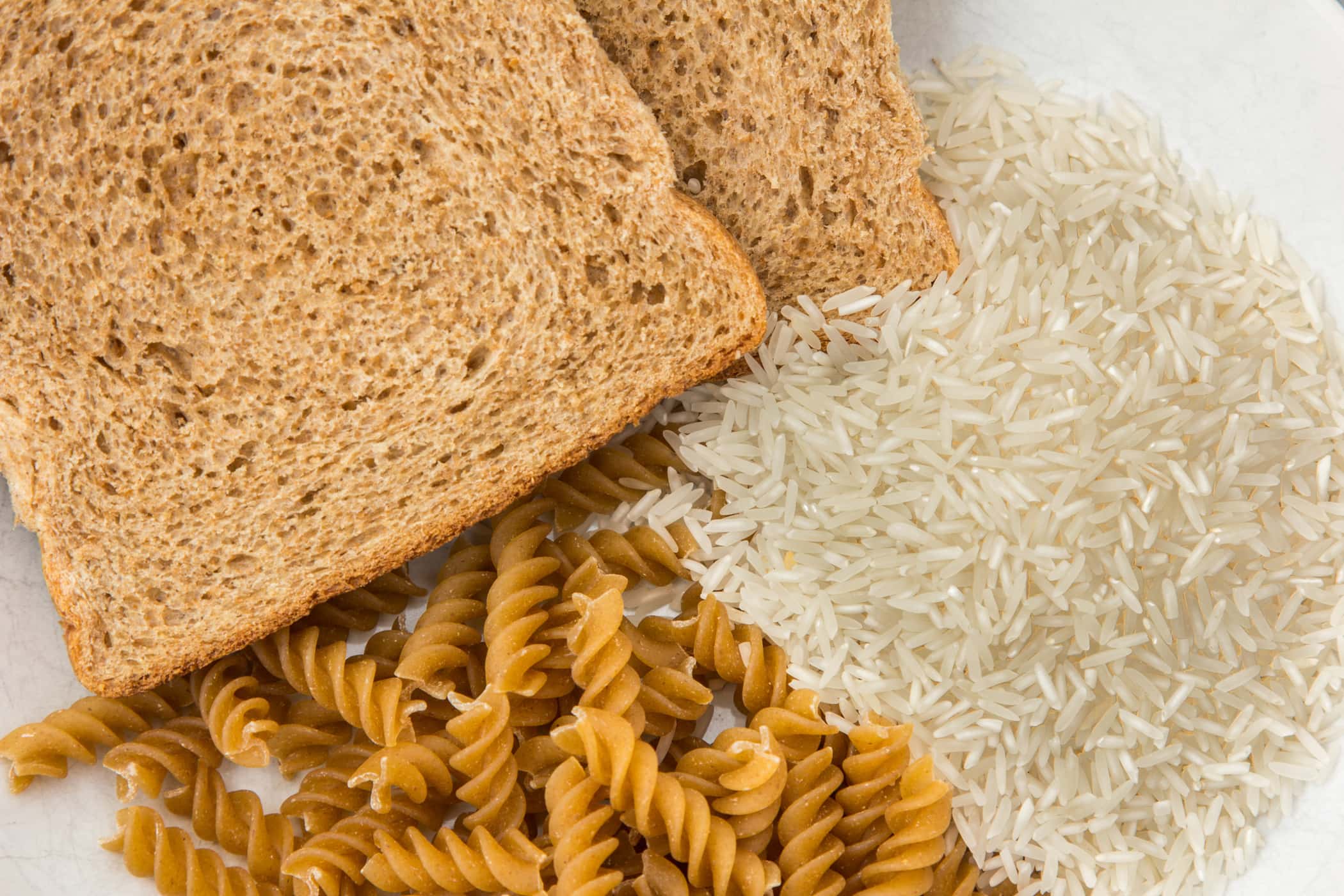 Riso, tagliatelle, pasta e pane: quale fonte di carboidrati è la più salutare?