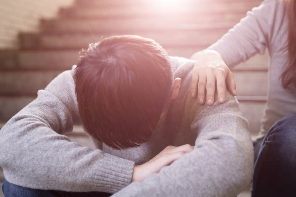 4 съвета за насърчаване на тийнейджърите с биполярно разстройство да бъдат удобни за общуване