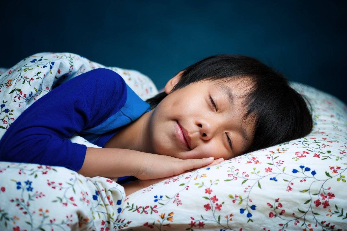 È vero che l'altezza aumenta quando i bambini dormono?