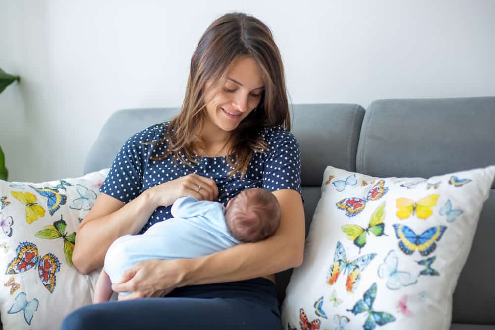 7 نصائح مهمة للعناية بالثدي للأمهات المرضعات