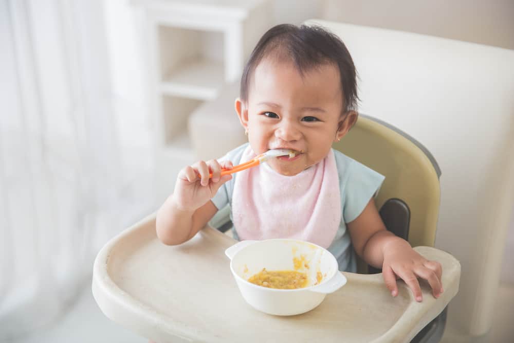 Guida completa per soddisfare le esigenze nutrizionali del bambino (età 0-11 mesi)