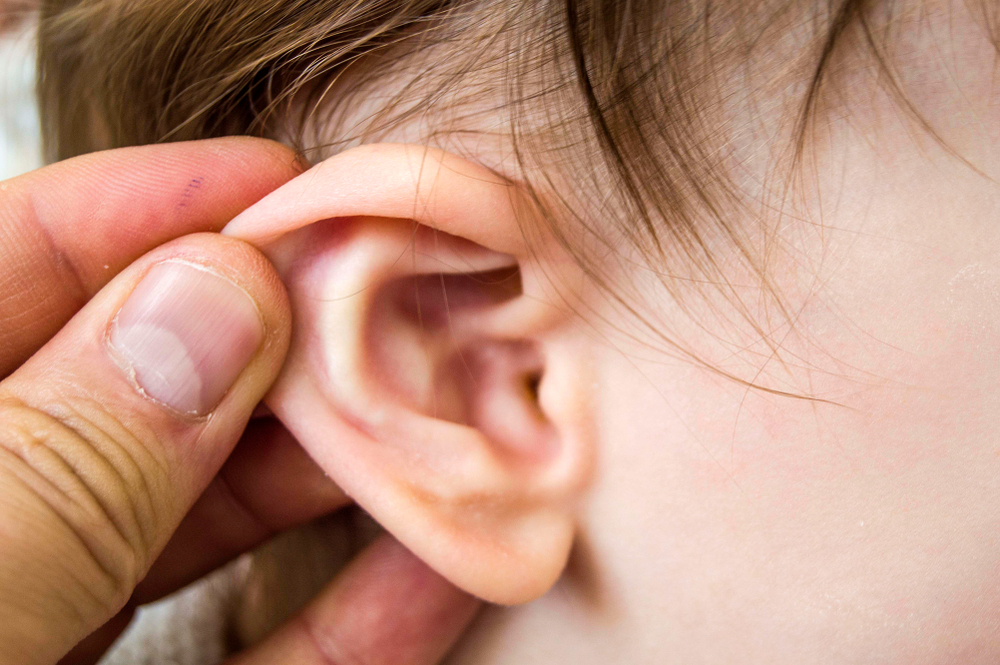 È importante farlo, questo è un modo buono e corretto per pulire le orecchie del bambino