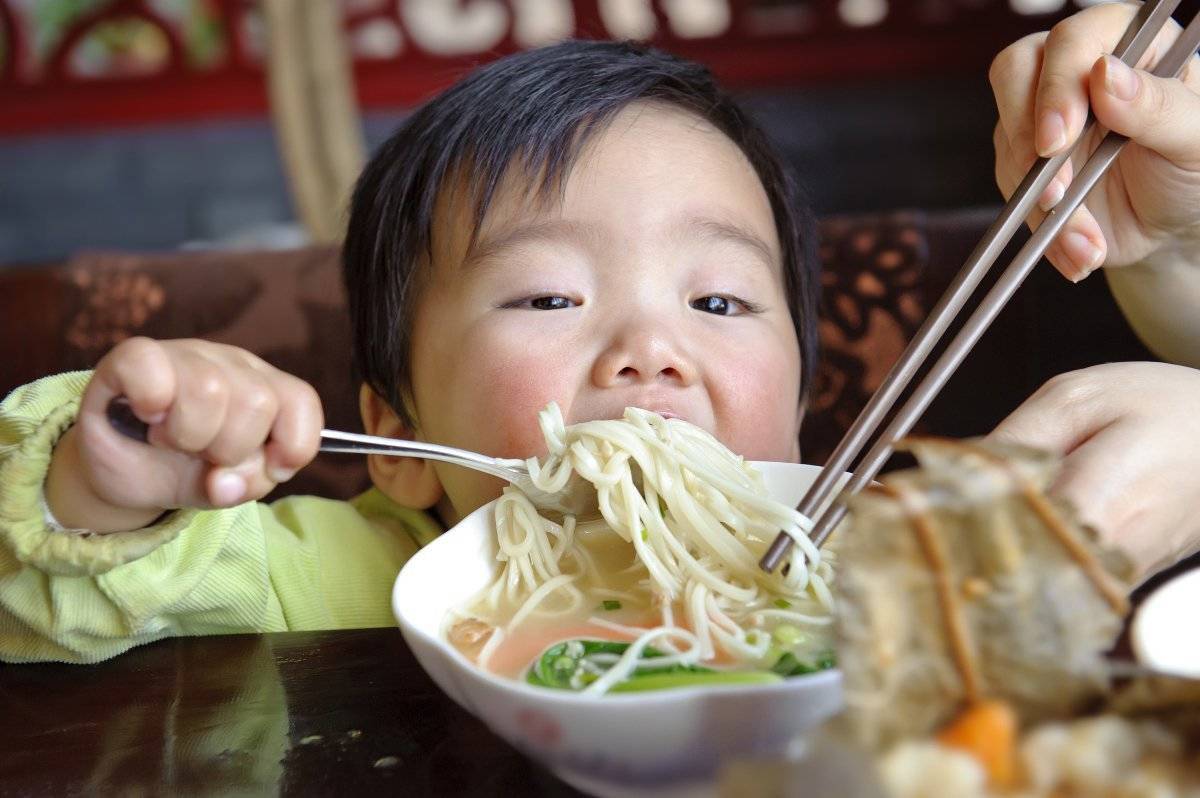4 Bahaya Yang Muncul Sekiranya Kanak-kanak Sering Makan Mi Segera