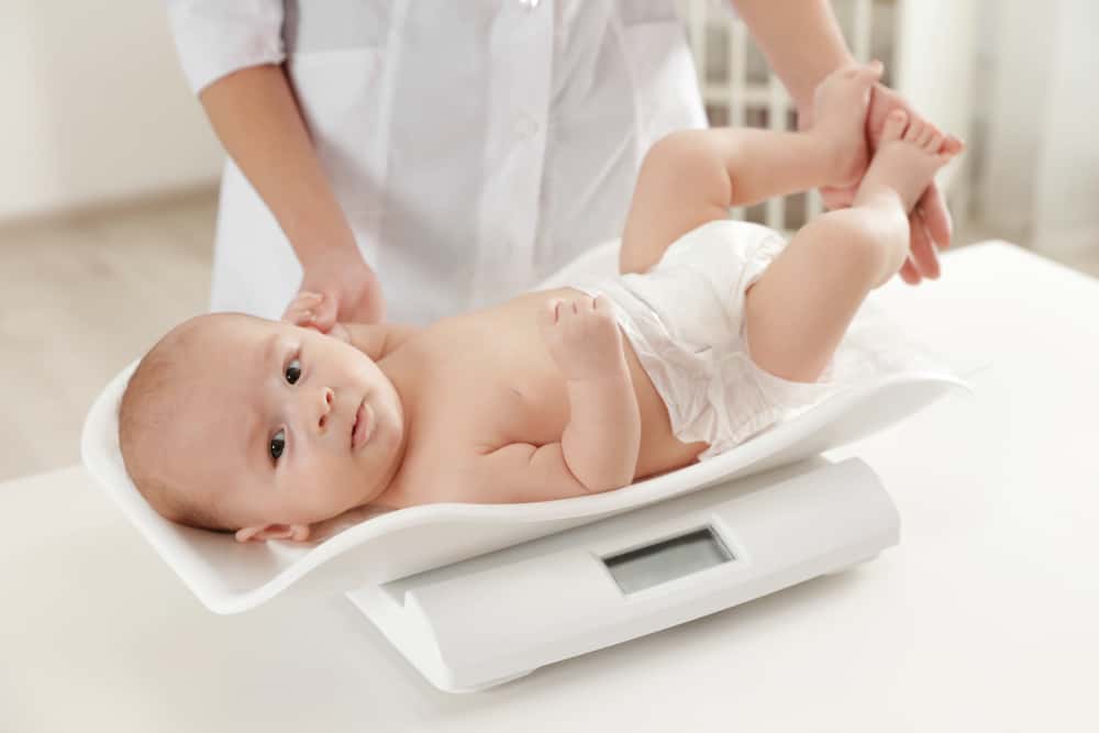 เมื่อใดที่น้ำหนักของทารกน้อยกว่าตัวเลขปกติ?