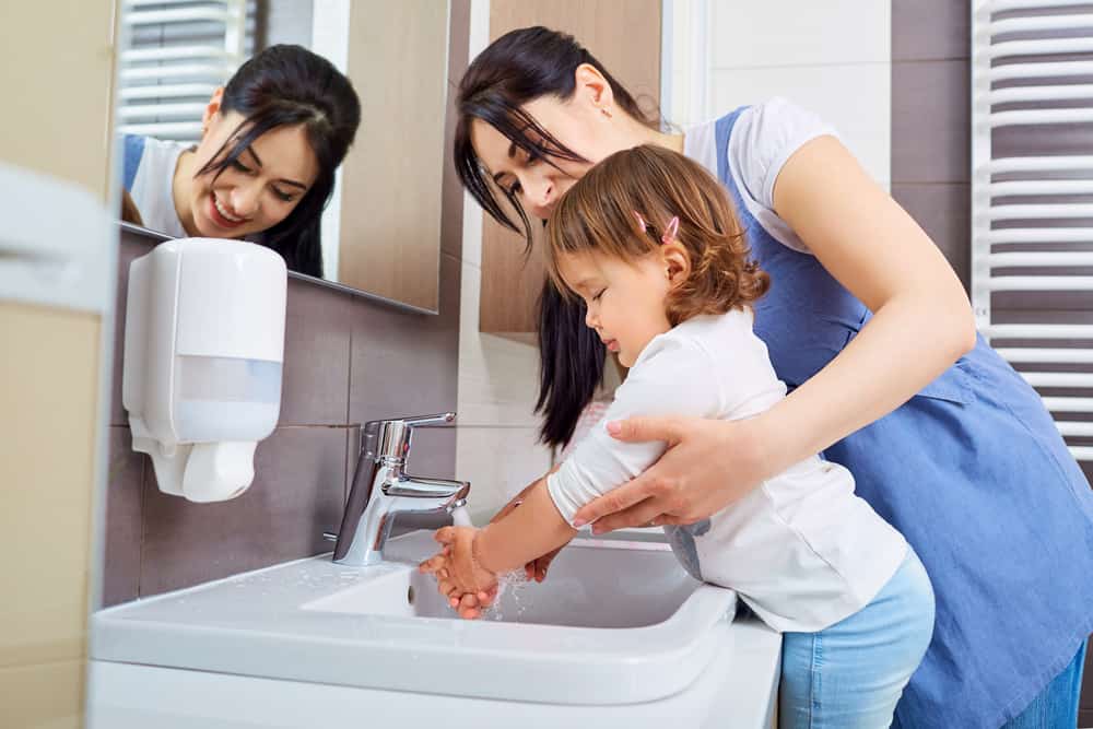 8 Tabiat Mengenai Kebersihan Diri yang Harus Diajarkan Kepada Kanak-kanak
