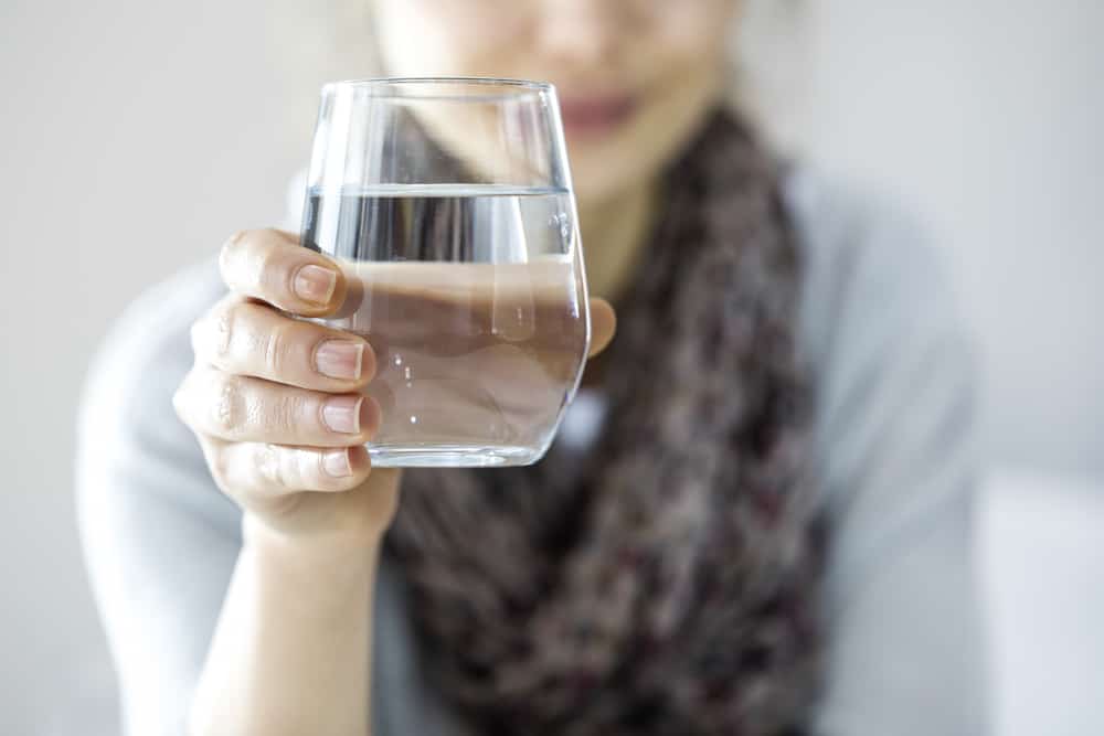 Clear aka Incolore, l'acqua bianca contiene calorie?