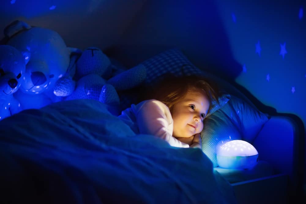 È vero che un sonno leggero blu ti fa dormire meglio?