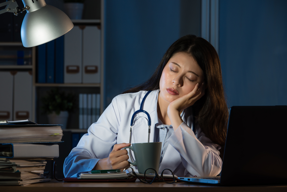 التغلب على اضطرابات النوم الناتجة عن العمل بنظام الورديات ليلا